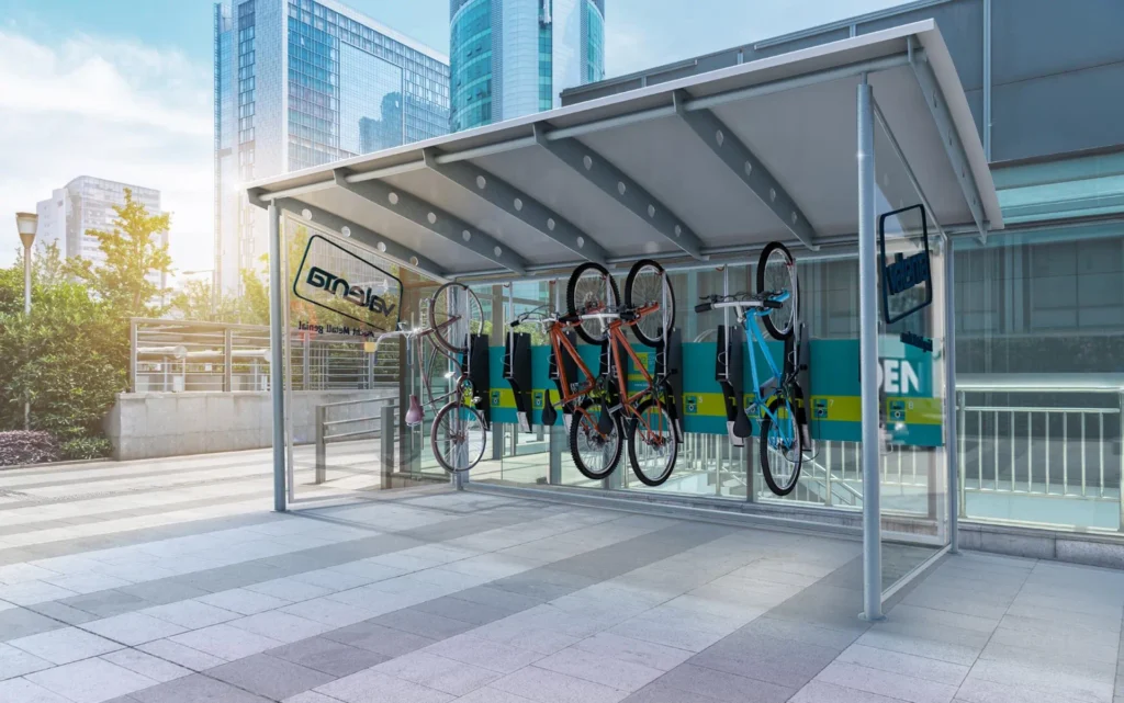 Installation de stationnement pour vélos. Solutions peu encombrantes de bike-energy